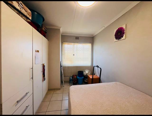 2 BEDROOM APARTMENT FOR SALE IN NEWLANDS EAST